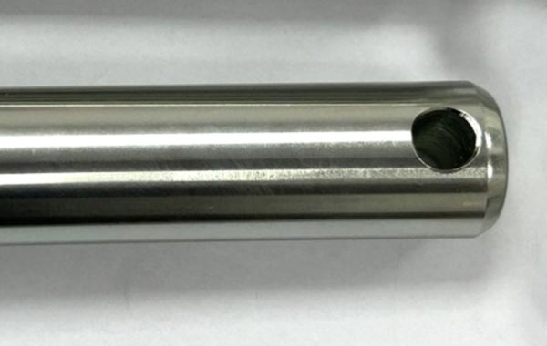 Solutions-to-prevent-workpiece-surface-scratches-caused-by-chips-during-turning-operations.